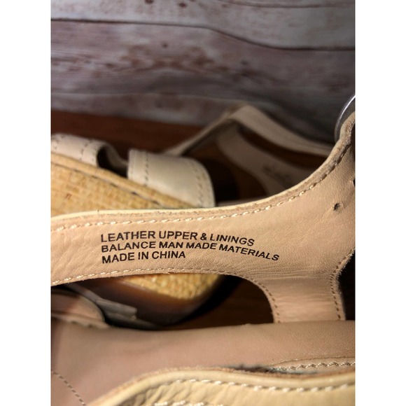 Barn Crown Size 9 open-toe heels color Tan - Picture 5 of 7